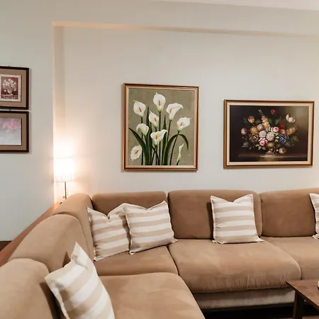 Cozy House In Apartment *