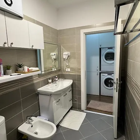 Cozy House In Apartment Tirana